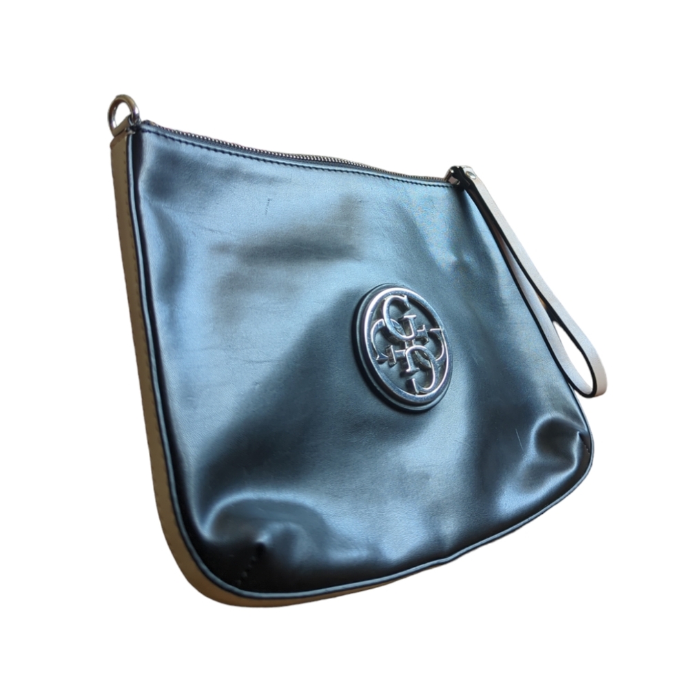 #47 - GUESS Handbag